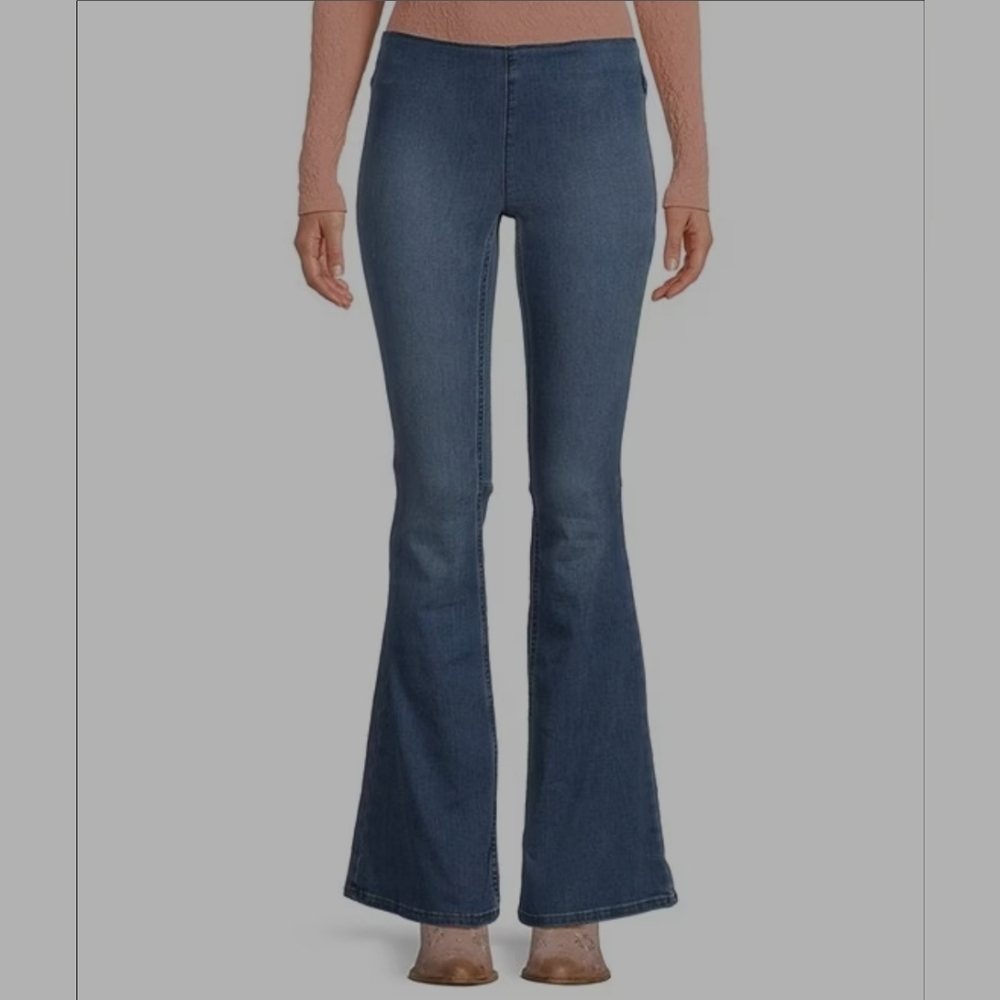 We the Free Flared Leg Mid Rise Pull-On Stretch Jeans Size 29